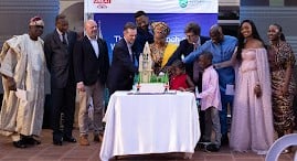 Sanwo-Olu, Envoyé britannique applaudir le Nigérian pour avoir créé un collège au Royaume-Uni