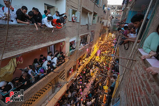 Des milliers de personnes se réunissent pour le grand Ramadan Iftar annuel à Matariya 10