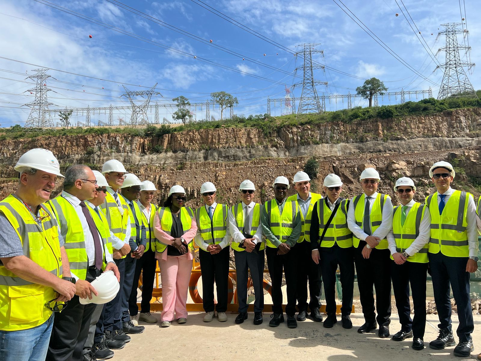FM BADR ABDELATTY mène une visite sur le terrain sur le site de Tanzania Julius Nyerere Hydropower Plant 3