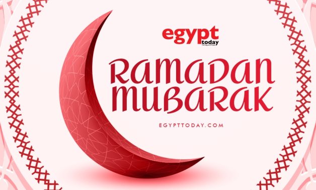 Égypte au croissant de vue du Ramadan après la prière du coucher du soleil