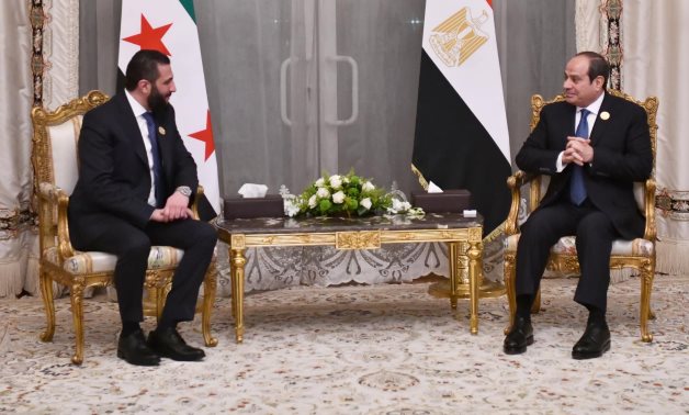 Le président Sisi souligne l'importance de lancer un processus politique en Syrie pour inclure toutes les composantes de la société