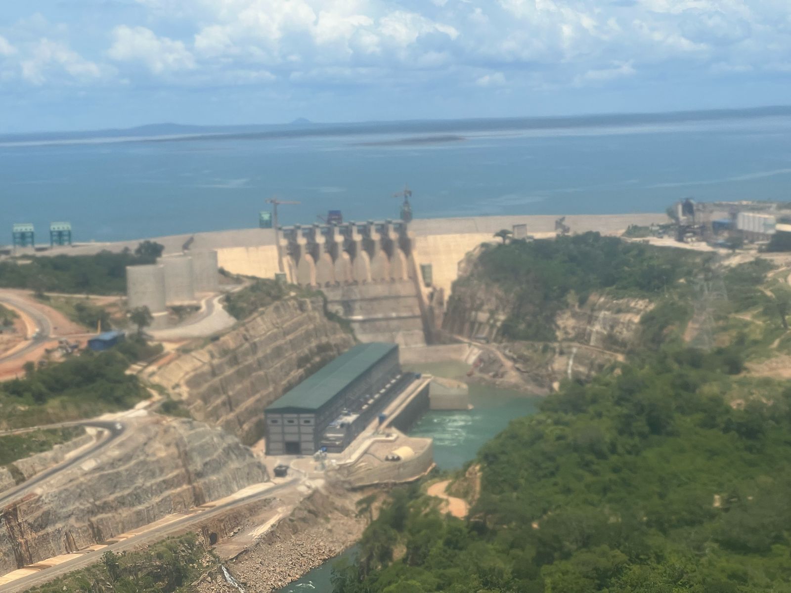 FM BADR ABDELATTY mène une visite sur le terrain sur le site de Tanzania Julius Nyerere Hydropower Plant 1