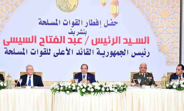 Président Sisi: L'Égypte est confrontée à des pertes mensuelles d'environ 800 millions de dollars dans les revenus du canal de Suez en raison de la crise en cours