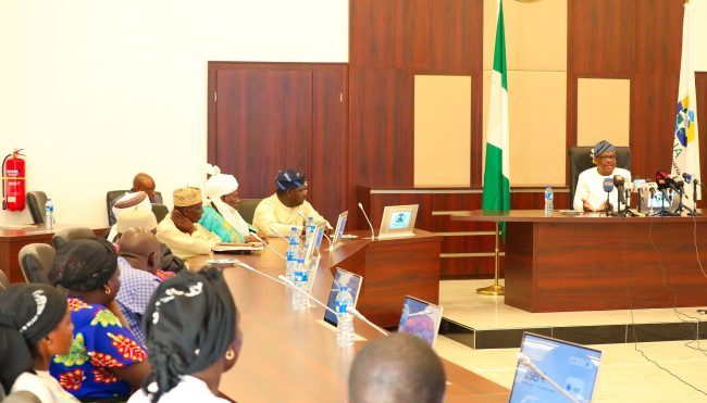 Wike Slams acteur du secrétaire à la FCDA pour prétendument