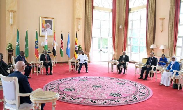 Le Premier ministre égyptien rencontre le président de l'Ouganda Yoweri Museveni à Entebbe