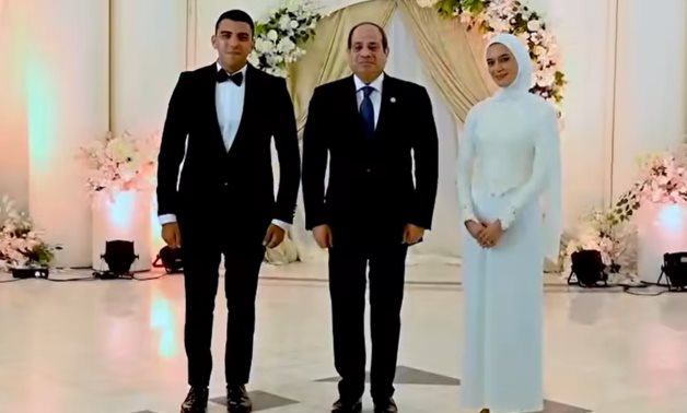 Le président Sisi assiste au mariage de la fille de l'officier de police martyr