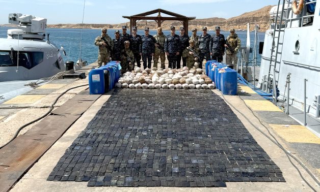 Photos: Tentative de contrebande de drogue de la drogue des forces navales égyptiennes via la mer Rouge