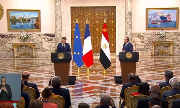 Sisi, Macron rejeter les appels pour déplacer les Palestiniens, affirmez à retourner les négociations