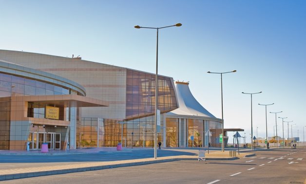 Kazakh Woman meurt, deux blessées après la chute de Billboard à l'aéroport de Sharm El Sheikh