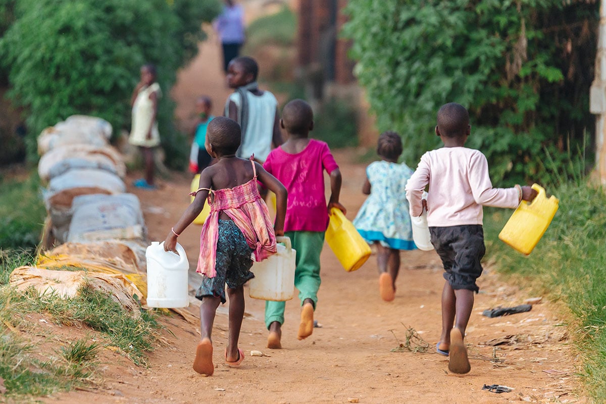 L'ancien gov adjoint de l'IMO s'inquiète pour la menace des enfants hors de l'école
