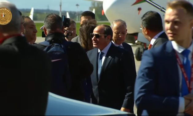 VIDÉO: Le président Sisi arrive à Moscou pour assister aux commémorations de la Journée de la victoire de la Russie