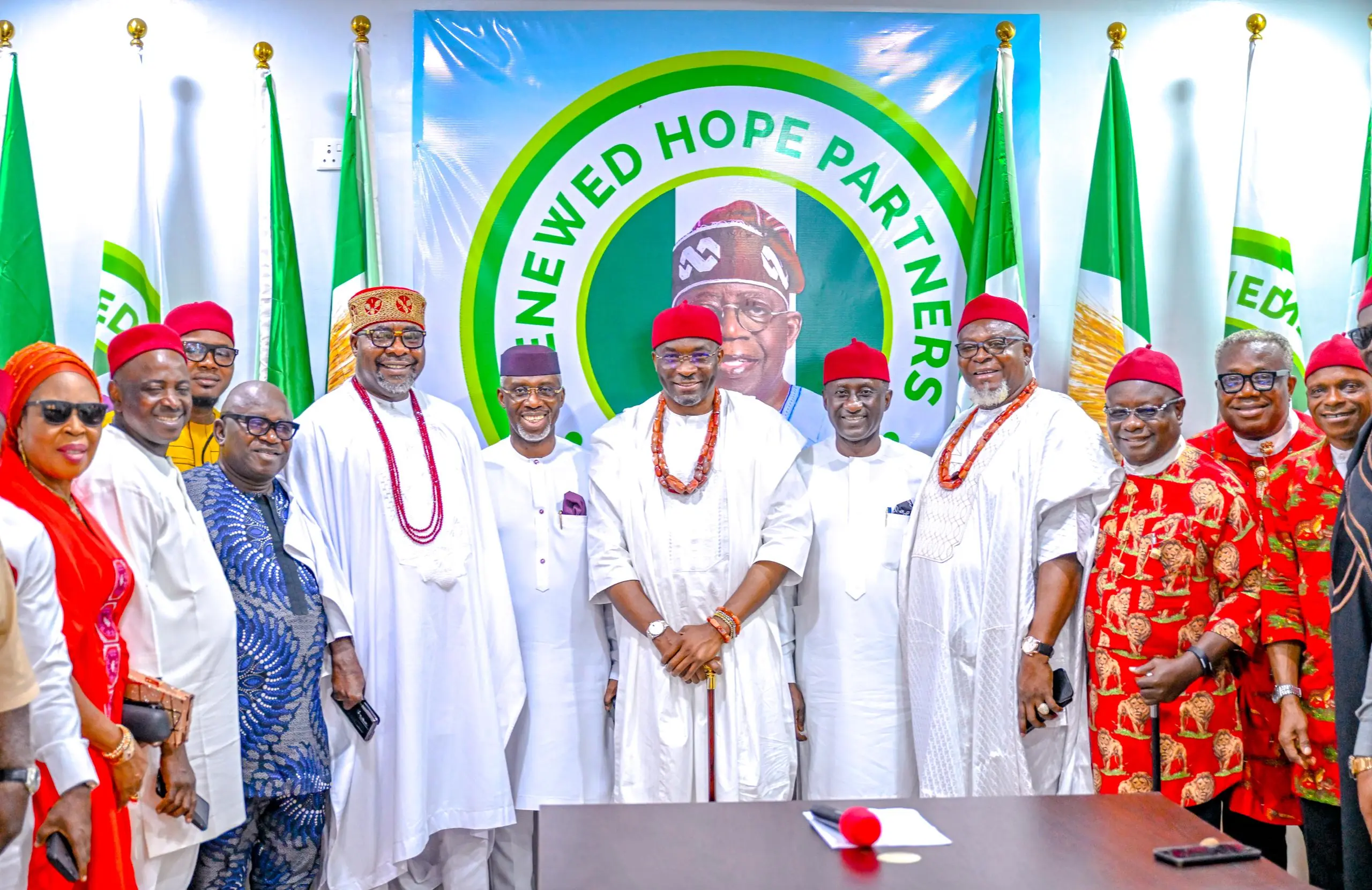 2027: Ex-Minister Pledges Support pour l'offre de réélection de Tinubu
