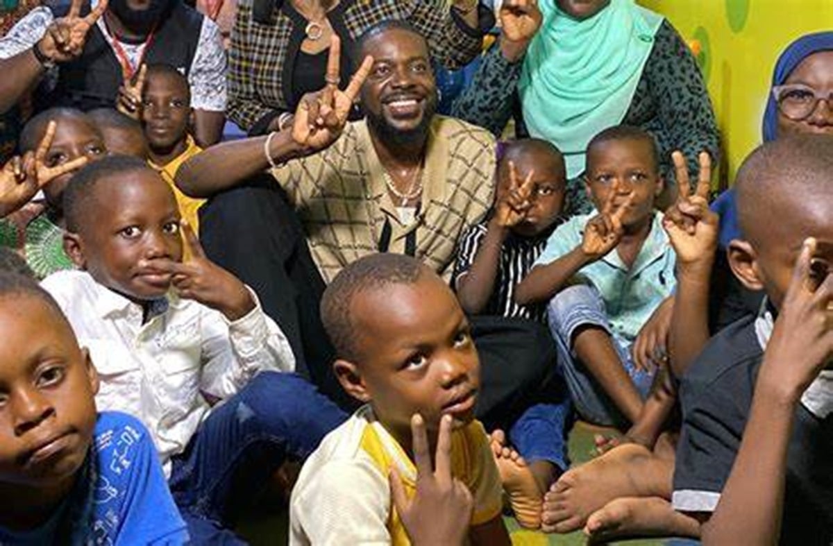 Adekunle Gold déploie un régime d'assurance maladie pour les guerriers de la drépanocytose