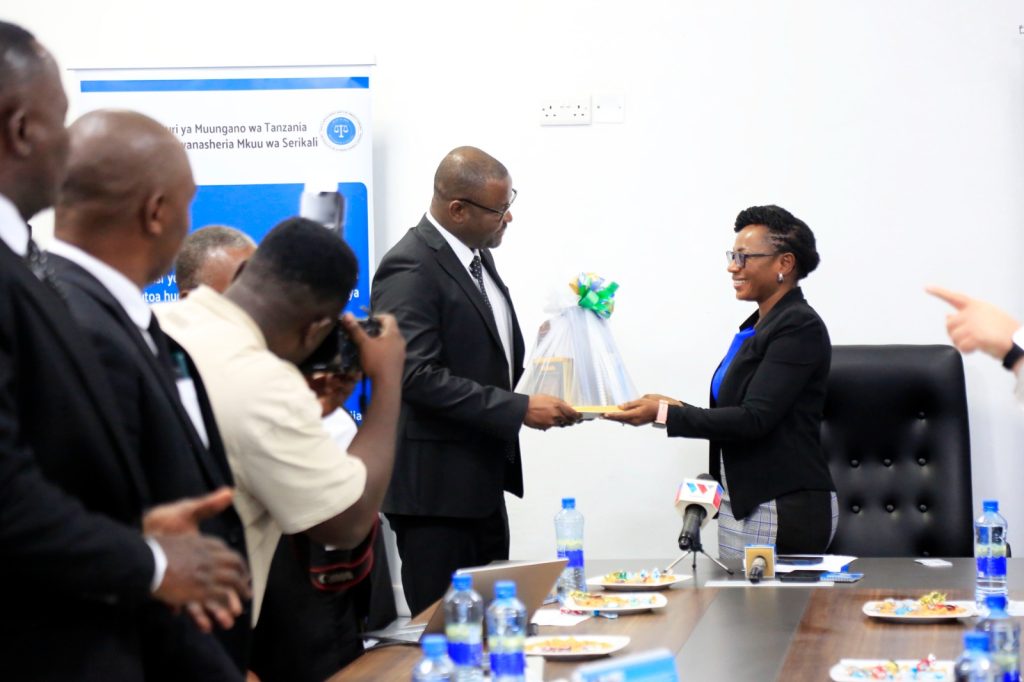 Ghana, les délégués du Nigéria Savoure le système juridique de la Tanzanie