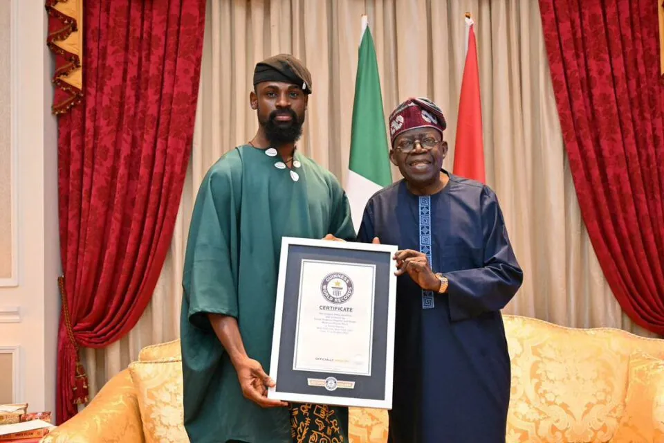 `` Je n'ai aucun intérêt pour la politique partisane '', réagit Tunde Onakoya à la critique lors de la visite à Tinubu