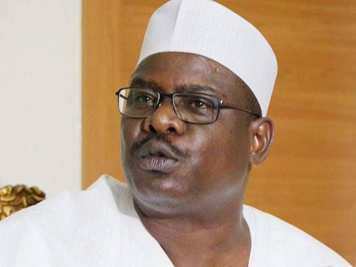 Je n'ai pas dit que Buratai avait été attaqué, le sénateur Ndume clarifie