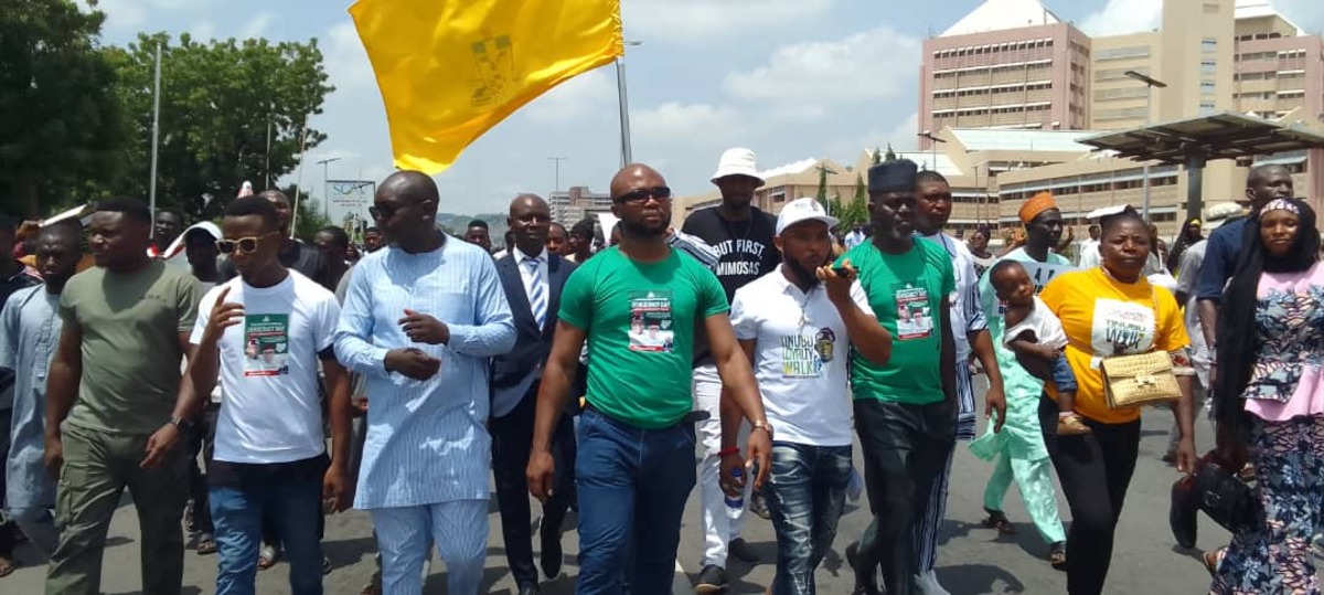 Journée de la démocratie: les jeunes nigérians tiennent une solidarité pour Tinubu à Abuja