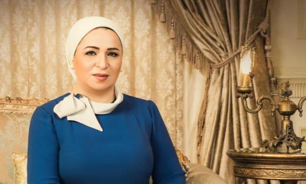 La première dame de l'Égypte offre des condoléances à la famille des conducteurs de pétrolier en feu