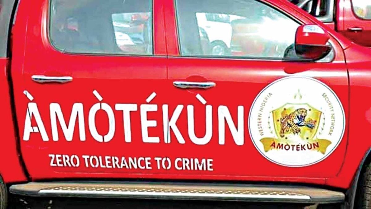 Ogun: Amotekun sauve une victime par balle, récupère un véhicule volé