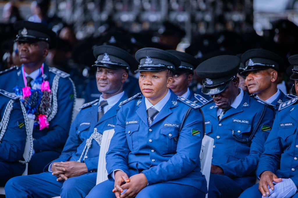 Samia promet de moderniser la police