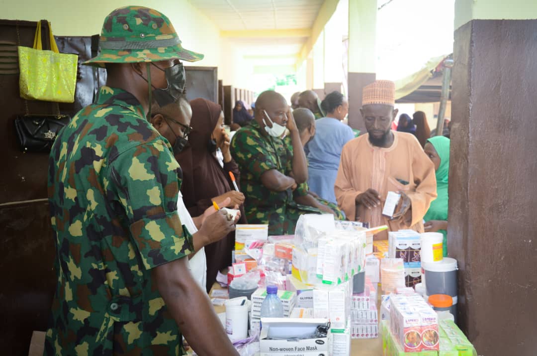 L'armée nigériane mène une sensibilisation médicale gratuite dans la communauté de Sokoto