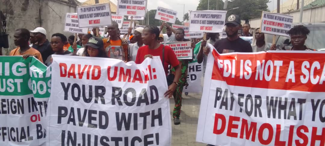 Lagos-Calabar Coastal Highway: les manifestants Storm de la Haute Cour de Lagos, demandent la restitution des victimes de démolition