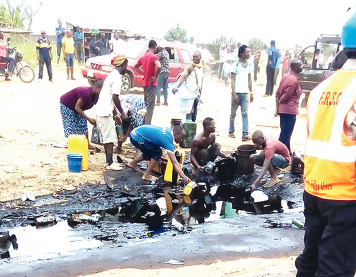Nigerians scooping of fuel