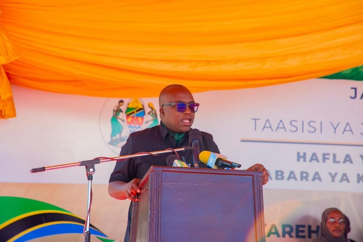 Jalon historique! La Tanzanie étiquette un laboratoire minéral de haute qualité