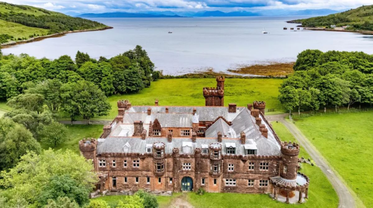 Kinloch Castle is former hunting lodge