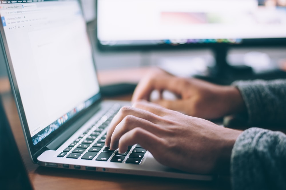 TCRA sonne un avertissement aux prestataires de services en ligne sans licence