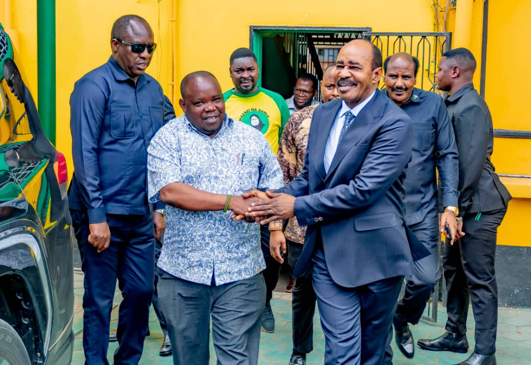 Le résident d'Arusha offre 50 m / - soutien au candidat présidentiel CCM