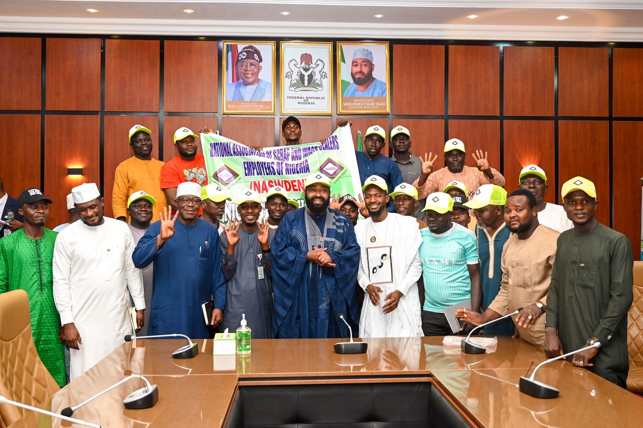 Umaru Bago with members of Association of Scrap and Waste Dealers Employers of Nigeria