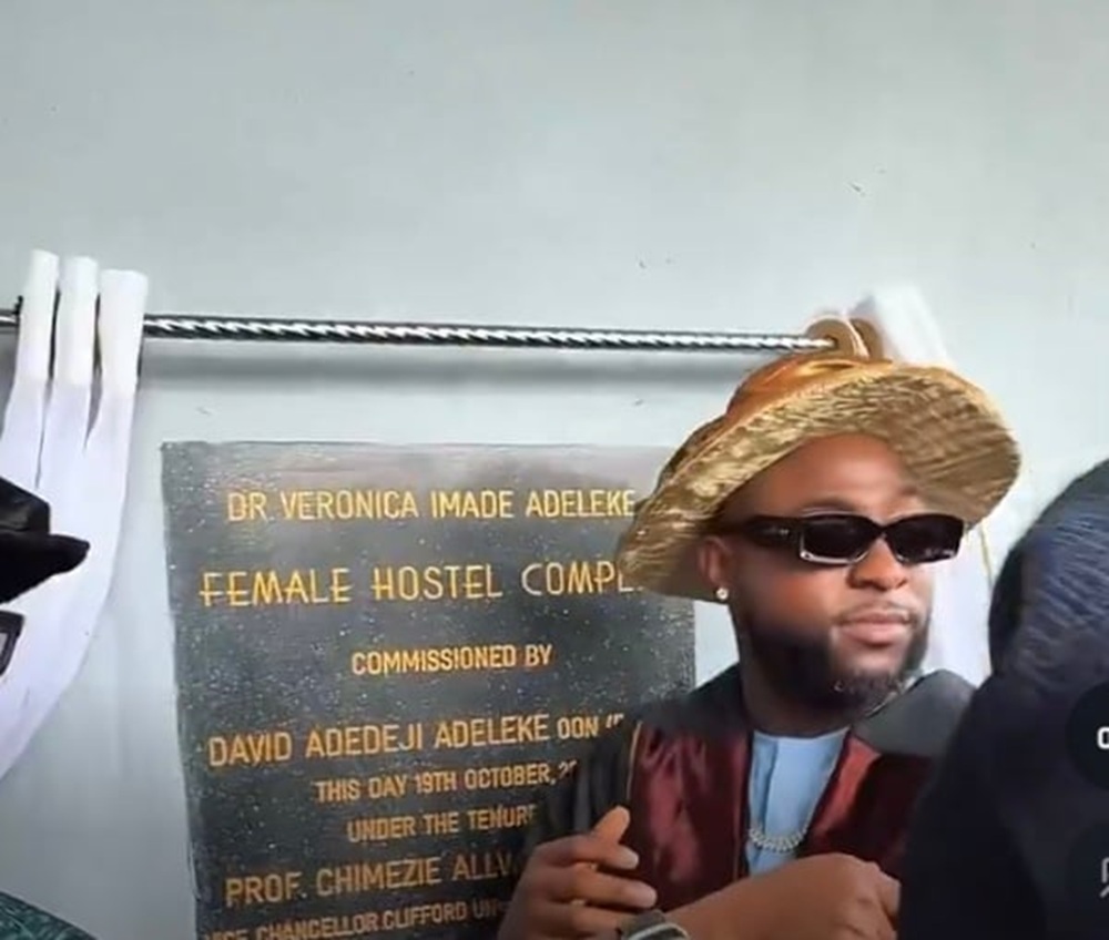 Davido dédie une auberge pour femmes de l’université de Clifford à sa défunte mère – Tribune Online