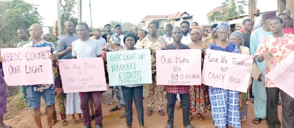 The residents of Ireakari community, Ilisan Remo in Ikenne Local Government Area of Ogun State, protesting over eight years of no electricity supply