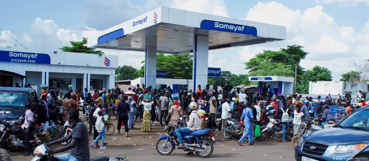 Le Mali ferme les écoles en raison d’une pénurie de carburant déclenchée par le blocus djihadiste – Tribune Online