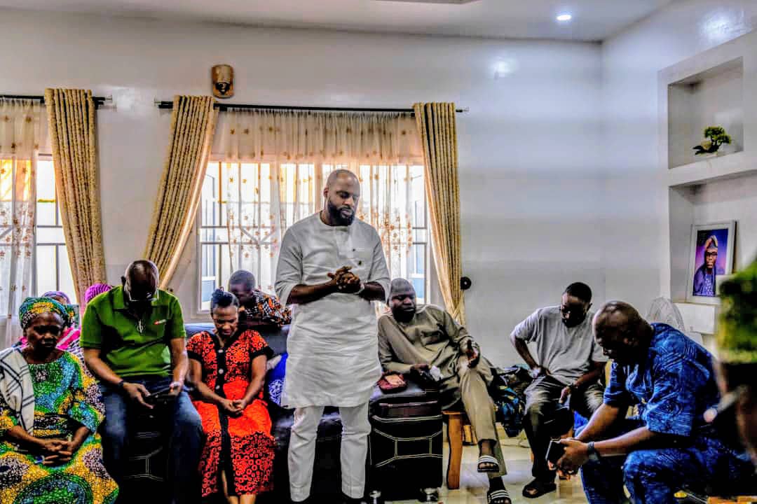 The Speaker, Oyo State House of Assembly, Et. Hon. Adebo Ogundoyin has paid a condolence visit to the bereaved family
