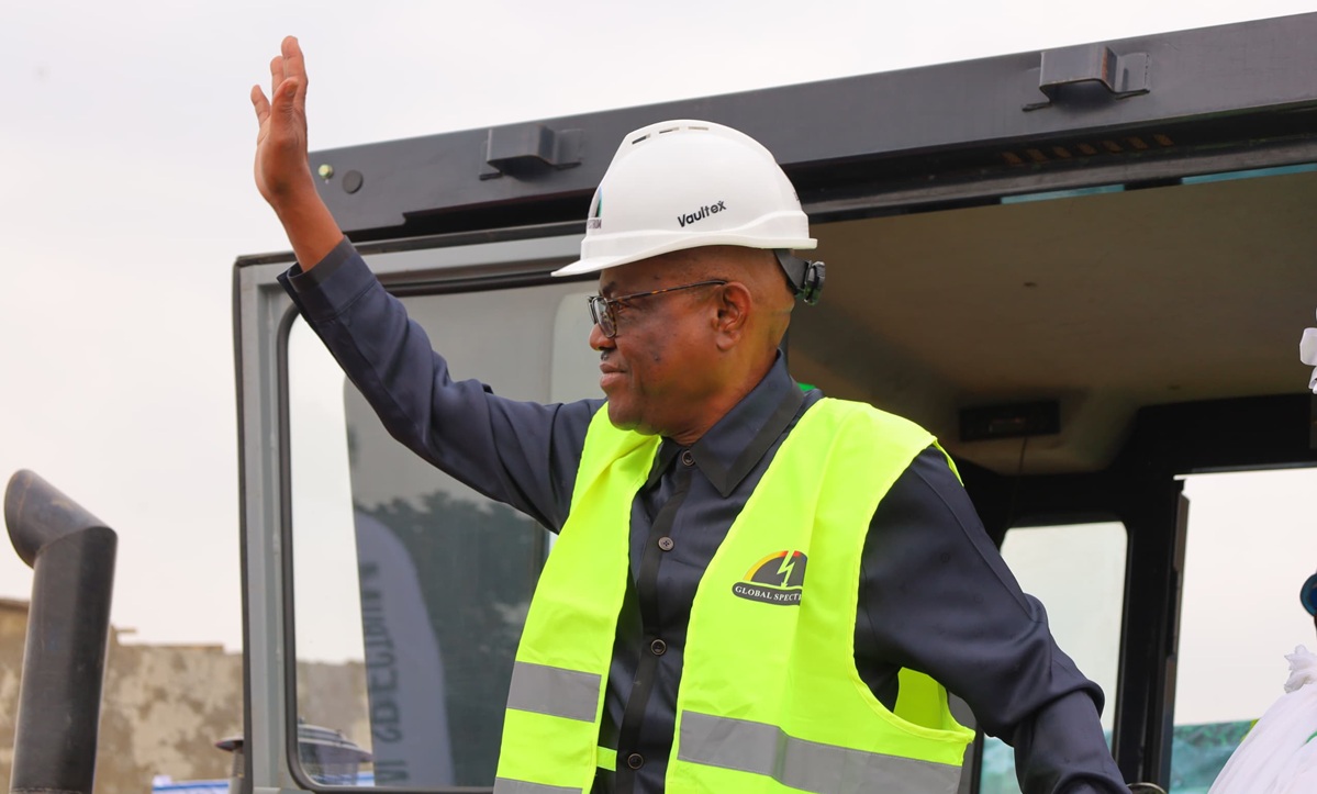 FCT Minister Nyesom Wike waving