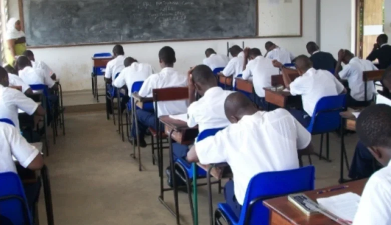 Le Dr Samia bénit 595 816 étudiants qui passent leurs examens aujourd'hui
