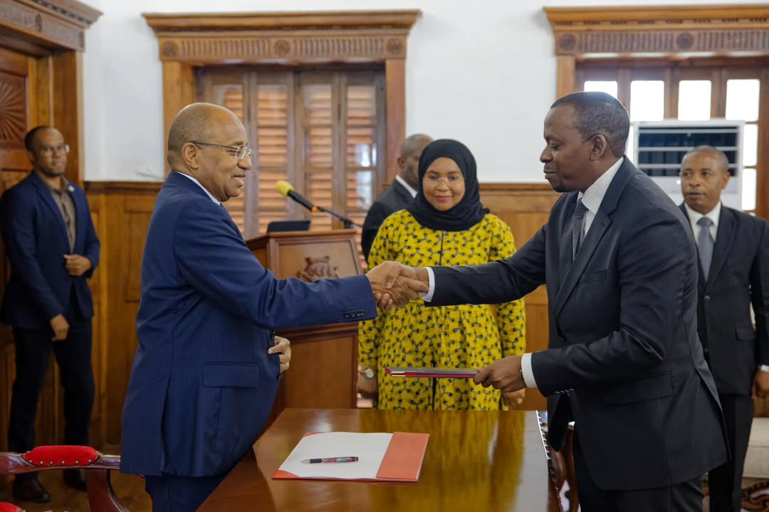 Le Dr Talib Haji a prêté serment en tant que procureur général de Zanzibar