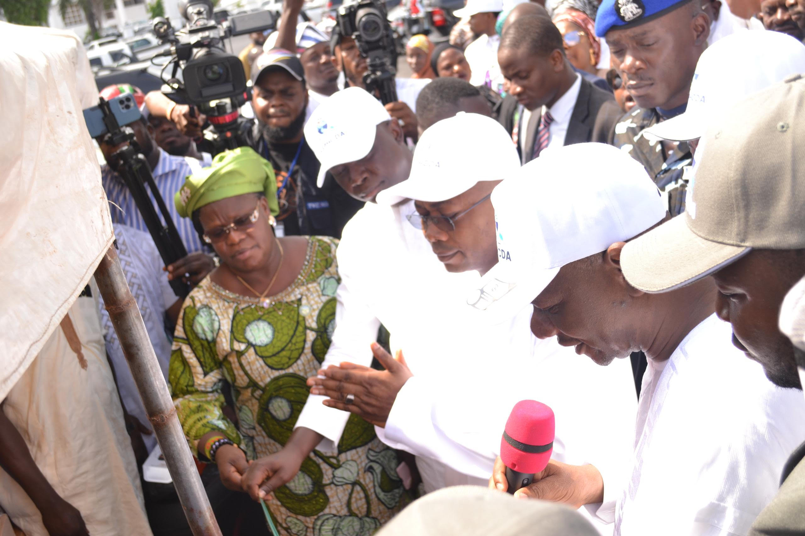 Le gouverneur Ododo met en service 80 SSP – Tribune Online