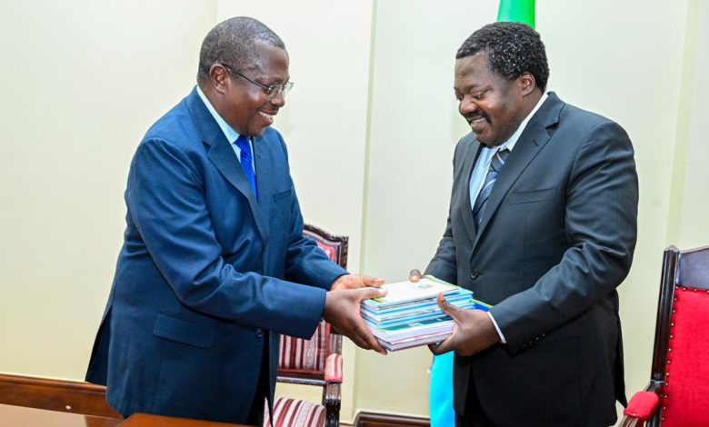Le vice-président sortant cède officiellement ses fonctions au Dr Nchimbi