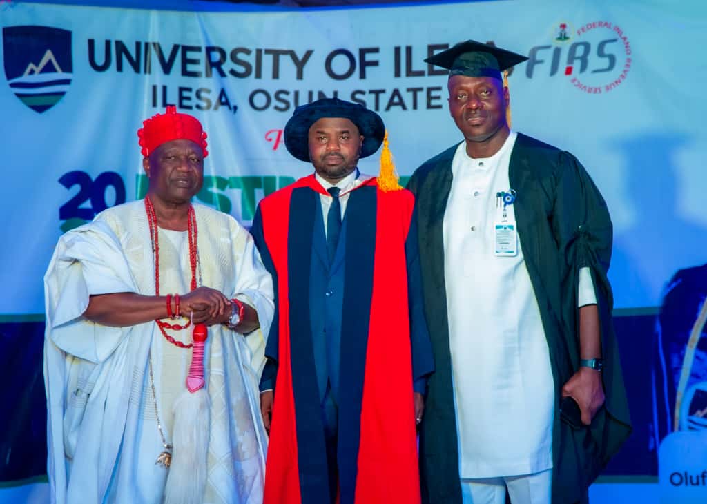 The Orangun of Oke-Ila, Oba Adedokun Abolarinwa; the chairman of the Federal Inland Revenue Service (FIRS) and guest lecturer, Dr Zacch Adedeji; the Vice-Chancellor, University of Ilesha, Professor Taiwo Asaolu, during the maiden edition of the varsity