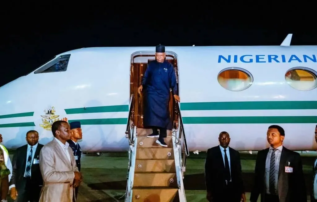 Vice President Kashimm Shettima getting down plane