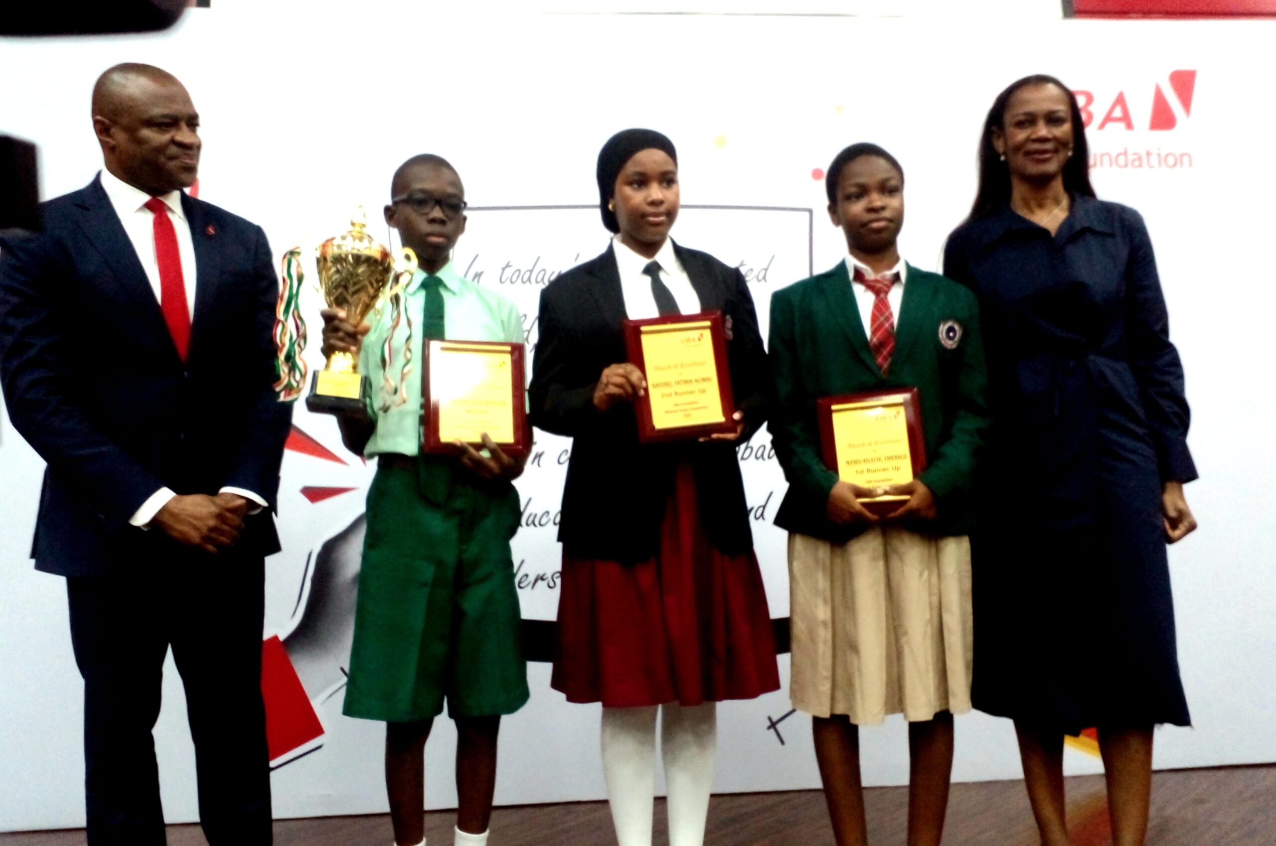Un étudiant de Lagos de 13 ans remporte le concours national de rédaction de l'UBA 2025 et obtient 10 millions de nairas – Tribune Online