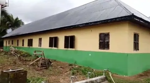 Un groupe fait don d’un bloc de salles de classe à l’école d’Edo pour encourager les inscriptions – Tribune Online