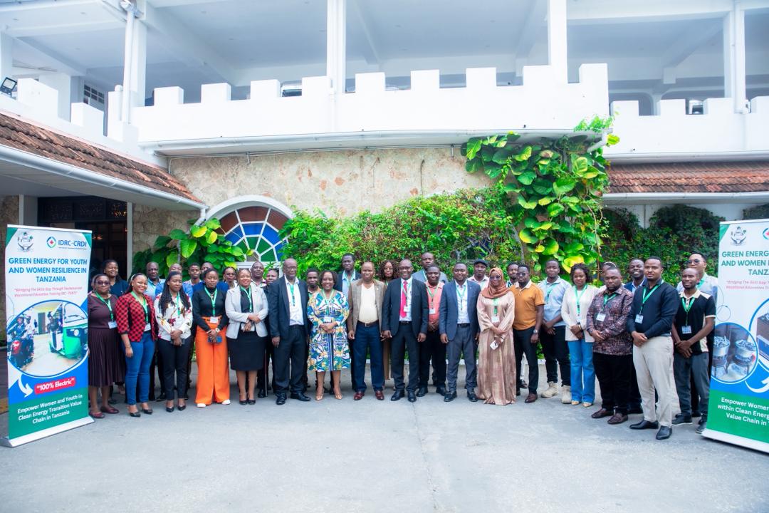 1 600 Tanzaniens sentent la fortune grâce à l’éducation à l’énergie verte soutenue par REDESO