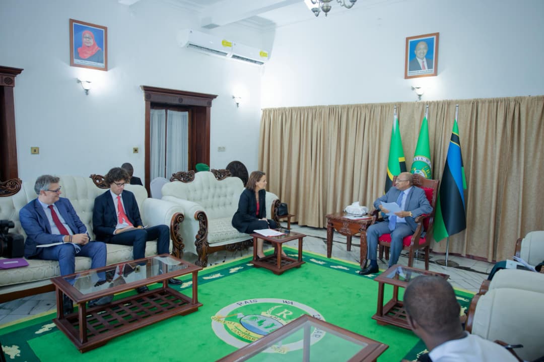Le Dr Mwnyi incite les entreprises françaises à investir dans le secteur touristique de Zanzibar
