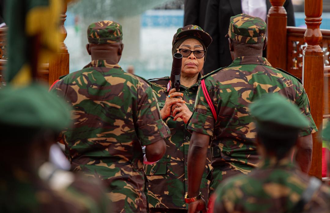 Le commandant en chef de la Tanzanie inaugure le quartier général de la défense