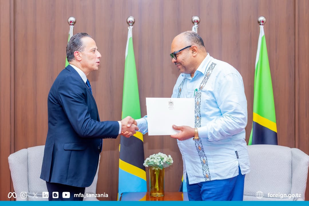 Kombo accueille l'ambassadeur désigné de Palestine en Tanzanie