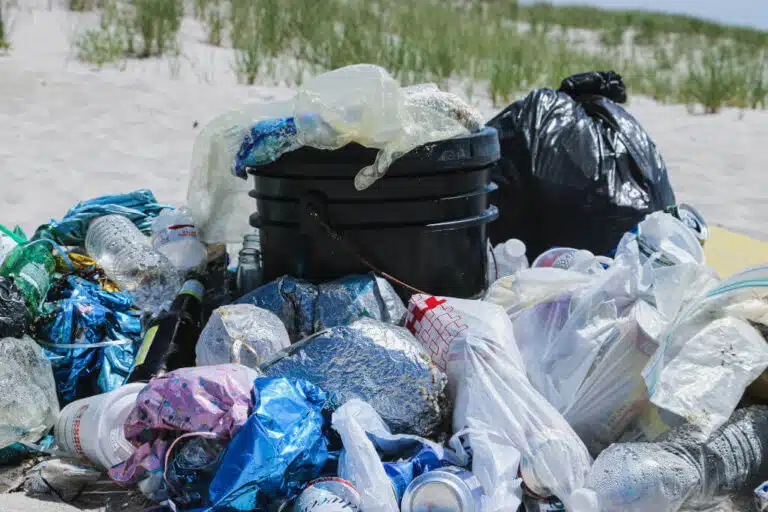 La lutte contre la pollution plastique passe à la vitesse supérieure